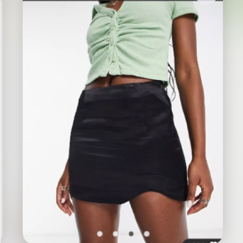 pull&bear black silk mini skirt curved hem S